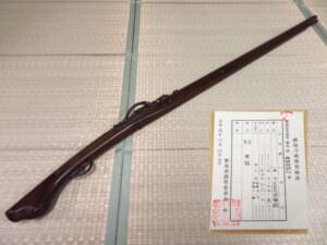 時代武具 火縄式銃砲 火縄銃 無銘 骨董品 古美術品 M7749far 登録証付 無銘 火なわ式銃砲 全長143.0㎝ 時代 古式銃 武具 骨董
